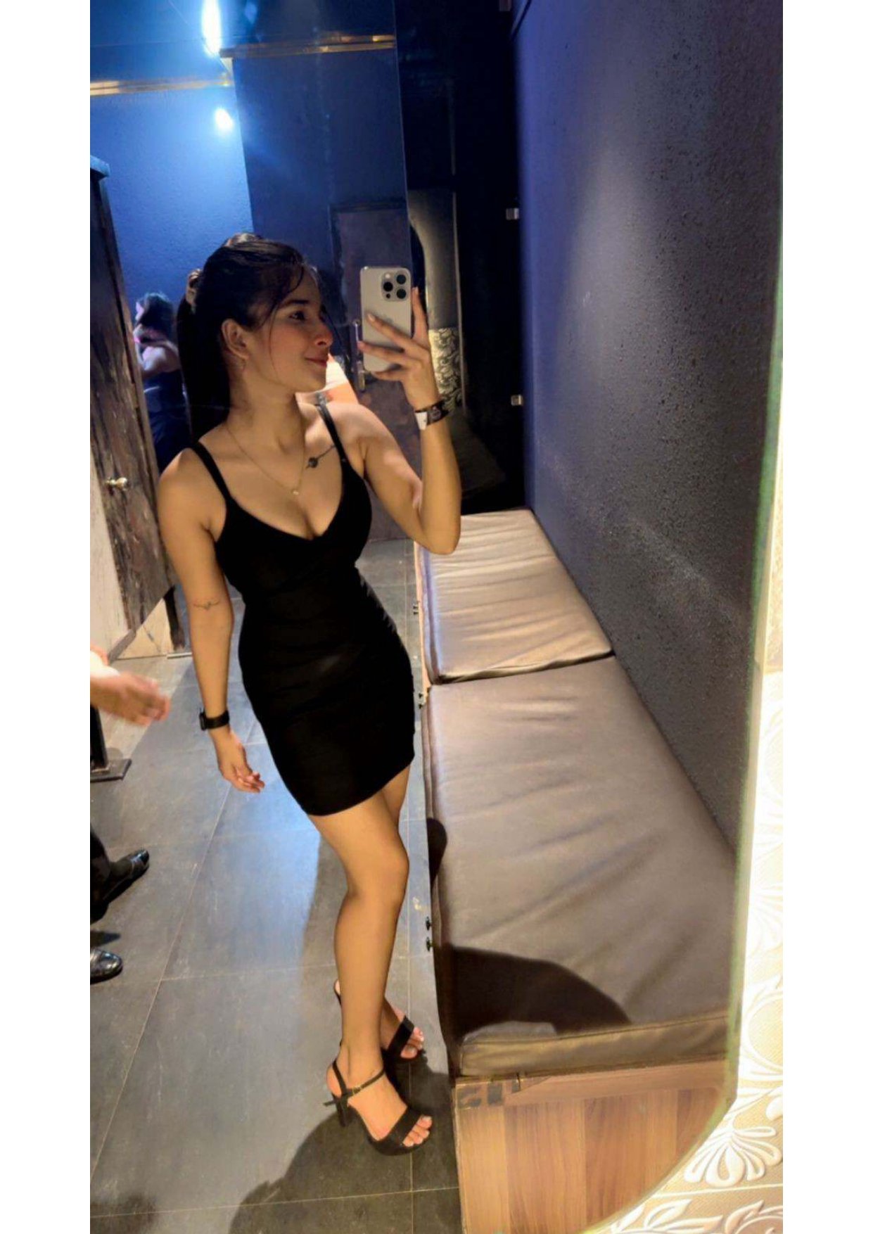 /storage/photos/1/Vichuthra-kingfisher-girl/KINGFISHER CALENDAR GIRL_page-0011.jpg